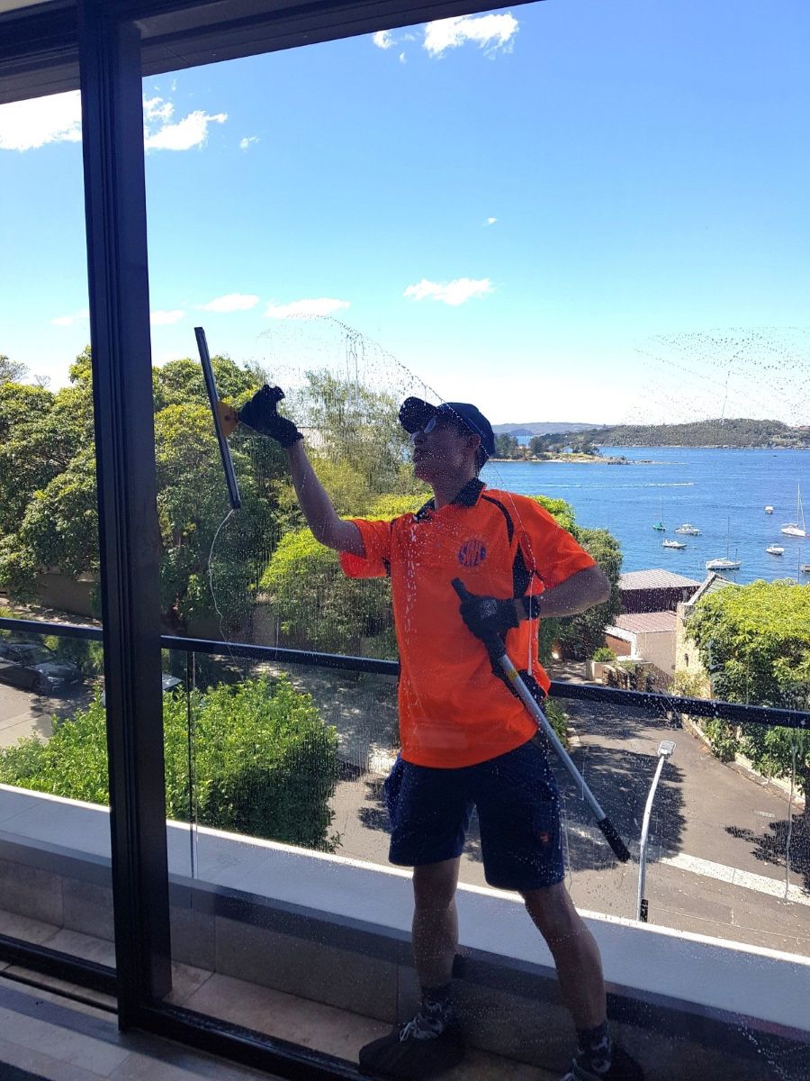 How To Clean Windows? Window Cleaning Tips and Tricks